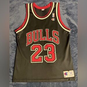 Michael Jordan Chicago Bulls Champion Jersey - Size 40 - Black